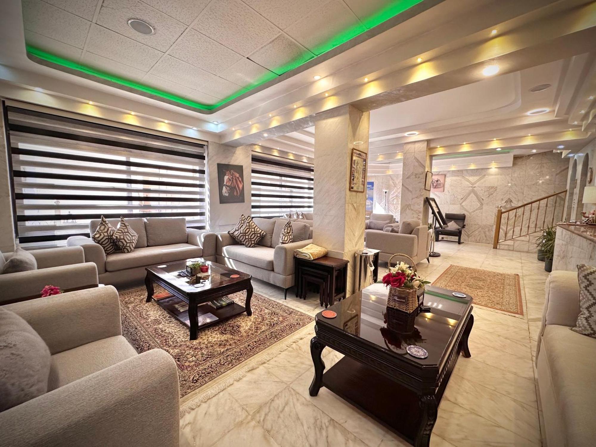 Anbat Midtown Hotel Wadi Musa Exterior photo